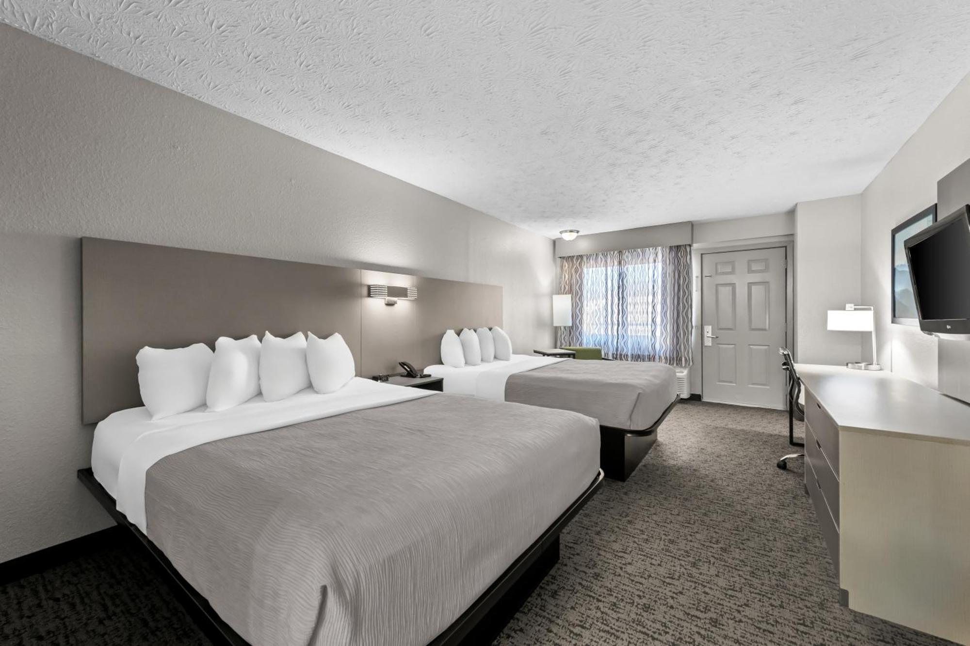 Quality Inn & Suites At Dollywood Lane Pigeon Forge Exterior foto