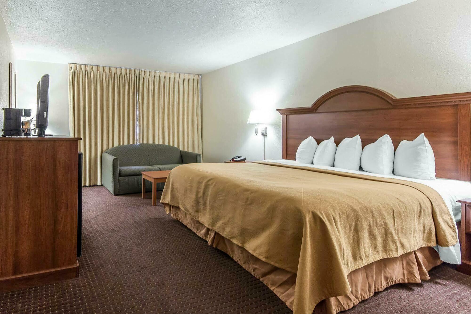 Quality Inn & Suites At Dollywood Lane Pigeon Forge Exterior foto